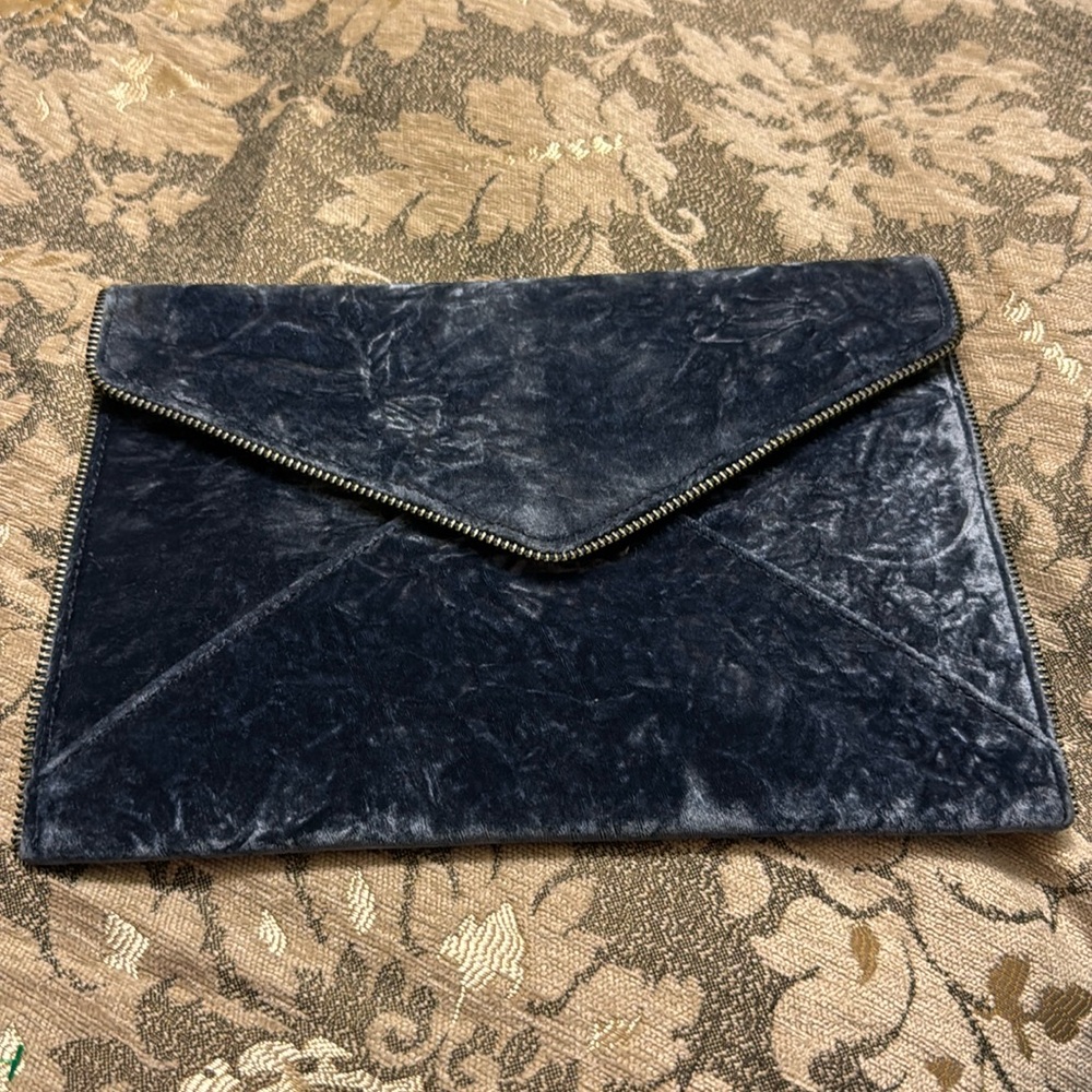 Clutch blue velvet